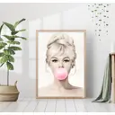 Постер 28 картин "Бриджит бардо с розовой жвачкой" 50x40 см без рамы