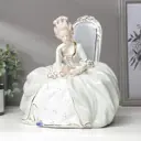 Сувенир интерьерный "Фрейлина с книгой" 25x22x17 см