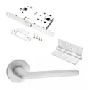 Комплект для межкомнатной двери Paulinidor ручки 546-06 slim + сантехническая защелка 96PL + врезные петли 2 шт белый