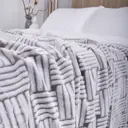 Плед La Notta Полосы 200x220 см плюш коричневый