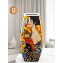 Ваза Elan gallery "Дама с веером" 1.5 л фарфоровая черная, красная, желтая, оранжевая, голубая 21 см