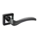 Ручки дверные на розетке Аллюр ПАОЛА 11439, 130 мм, цвет черный никель