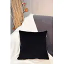 Наволочка Sofi De MarkO Шарлотта 45x45 см вискоза цвет черный