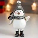 Новогодняя фигурка Simaland Белый воробышек в сапогах вязанной шапке и шарфе 16.5x8x10 см