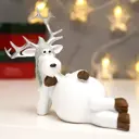 Новогодняя фигурка Simaland Белый олешка в вязаной шапке 12x9x20 см