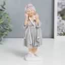 Сувенир интерьерный "Девушка-пышечка в халате, делает макияж" 16.5x5x6 см