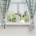 Штора для кухни на шторной ленте Доляна Apple flowers 146x180 см цвет белый