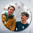 Настенные часы круглые 27 см Бруталити сериалы Heartstopper - 3967 цвет черный