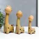 Сувенир Simaland Семейство жирафов набор 3 шт 14x4x6.5 18.5x5x8 22x6x10 см