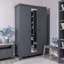 Шкаф распашной Шведский стандарт 3 двери с зеркалом 132x215.5x64.6 см ДСП цвет серый