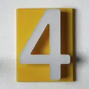Адресная табличка на дом PINЛайт цифра "4" желтая подложка c объемной холодной подсветкой