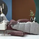 Комплект постельного белья Tango Novella сатин евро наволочки 50x70 - 2 шт 70x70 - 2 шт цвет серый/бордовый TS04-X255