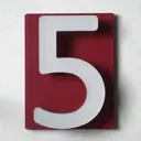 Адресная табличка на дом PINЛайт цифра "5" красная подложка c объемной холодной подсветкой