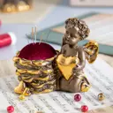 Сувенирная игольница для рукоделия и шитья Bogacho Ангел Ин Лав из литьевого мрамора бронзового цвета