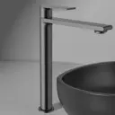 Смеситель для раковины Vincea Vogue VBF-1V2GM однорычажный цвет вороненая сталь