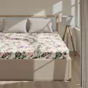 Простыня Этель Сирень 160x235 см хлопок на резинке цвет бежевый