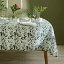 Скатерть на стол Доляна Apple flowers круглая 146x110 см цвет зеленый