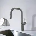 Смеситель для кухни Vincea VKF-107GM 21.8 см выдвижной излив цвет вороненая сталь