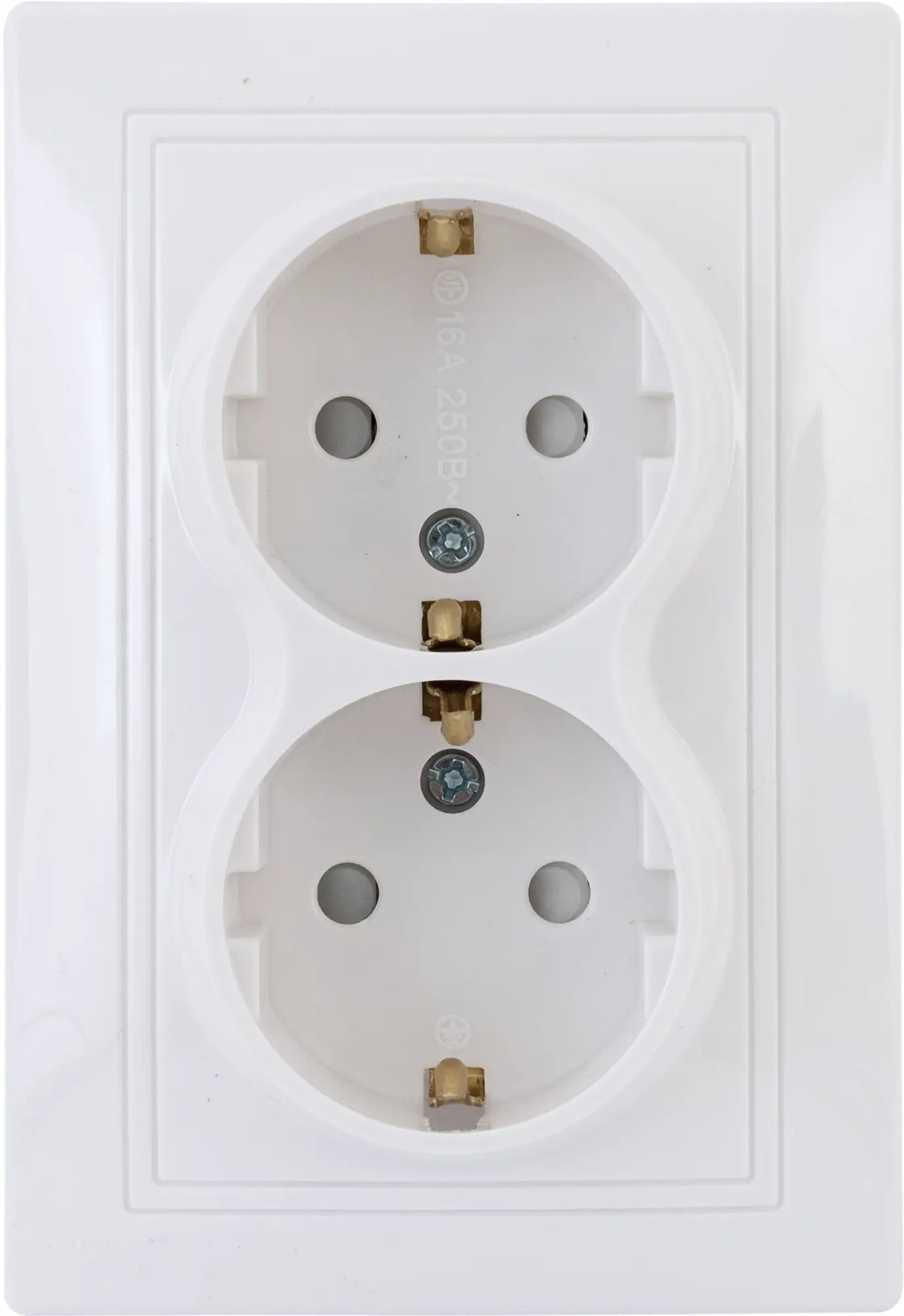 Изображение товара Розетка двойная встраиваемая Таймыр с заземлением со шторками цвет белый