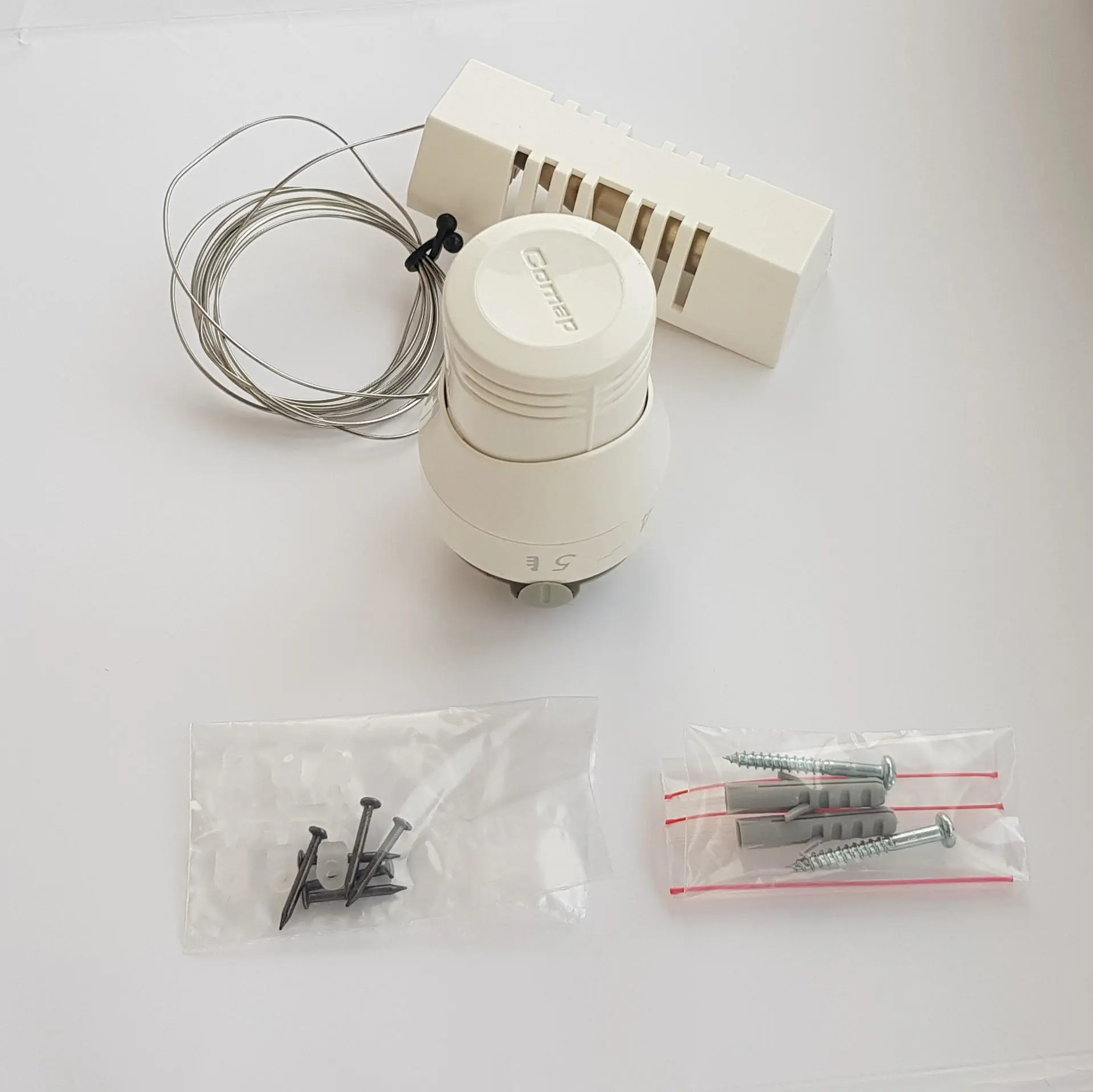 Изображение товара Термоголовка COMAP SENSO S с выносным датчиком для радиаторов