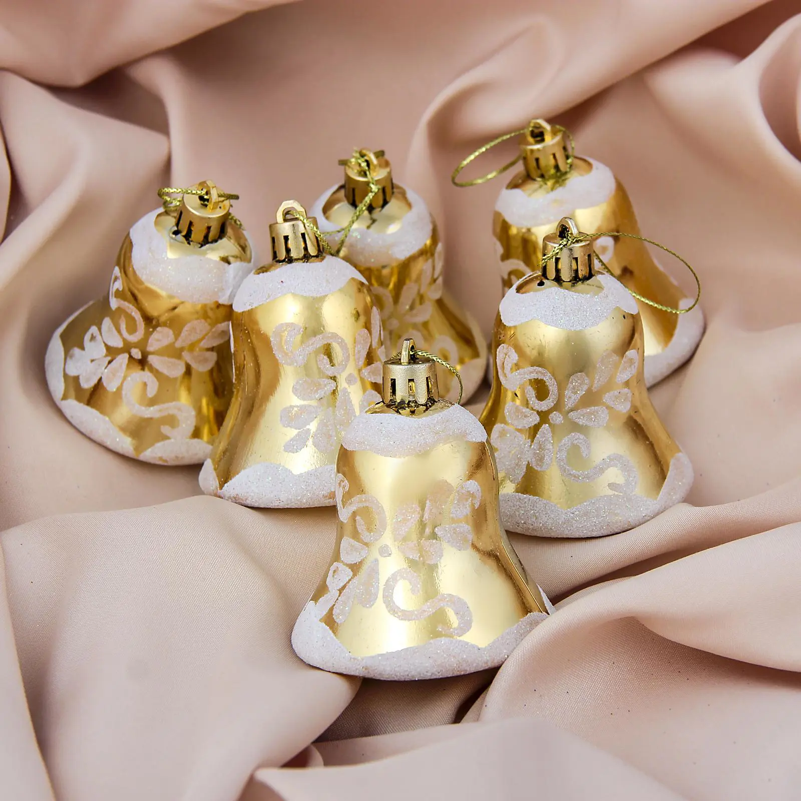 Изображение товара Набор елочных игрушек Колокольчики с цветами Зимнее волшебство 3562576 5.5 см х 5.5 см жёлтый/золотой