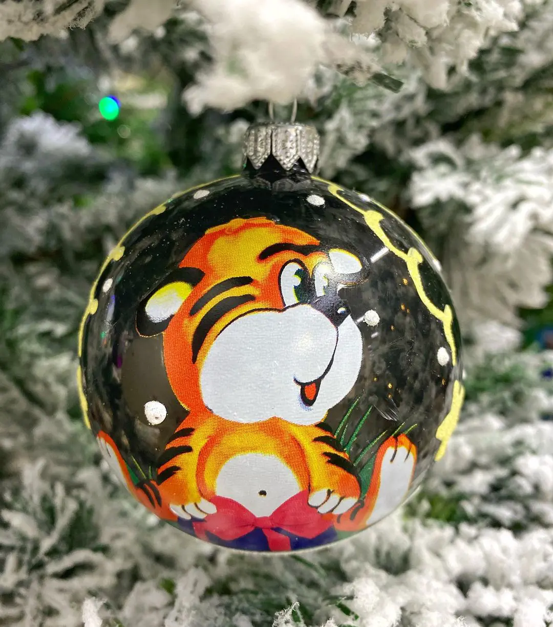 Изображение товара Елочный шар Christmas "Тигры" ø8 см стекло КУ-80-214077/м