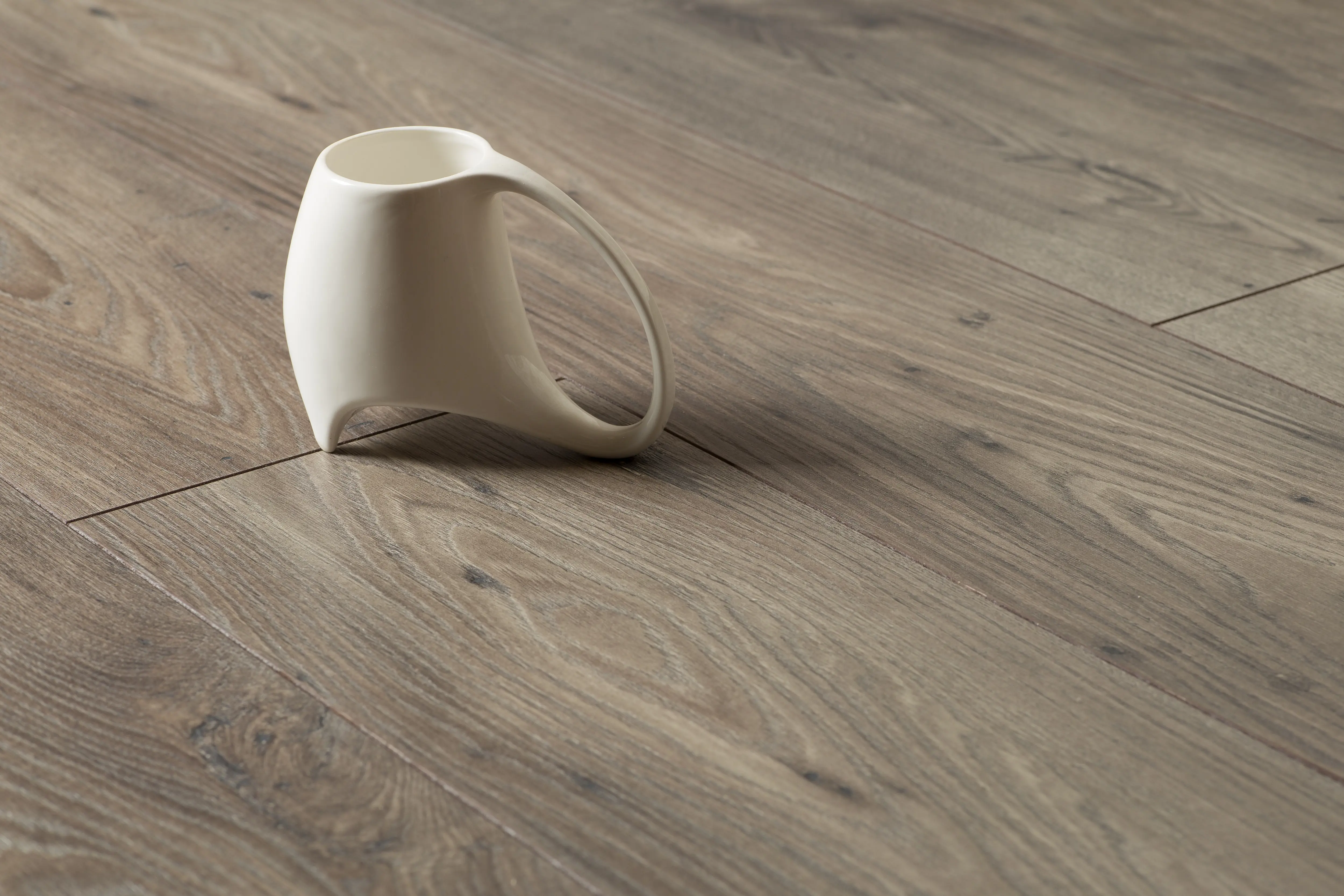 Изображение товара Ламинат Kronopol Vision Aurum Mountain Oak 33 класс толщина8 мм с фаской 2.13 м²