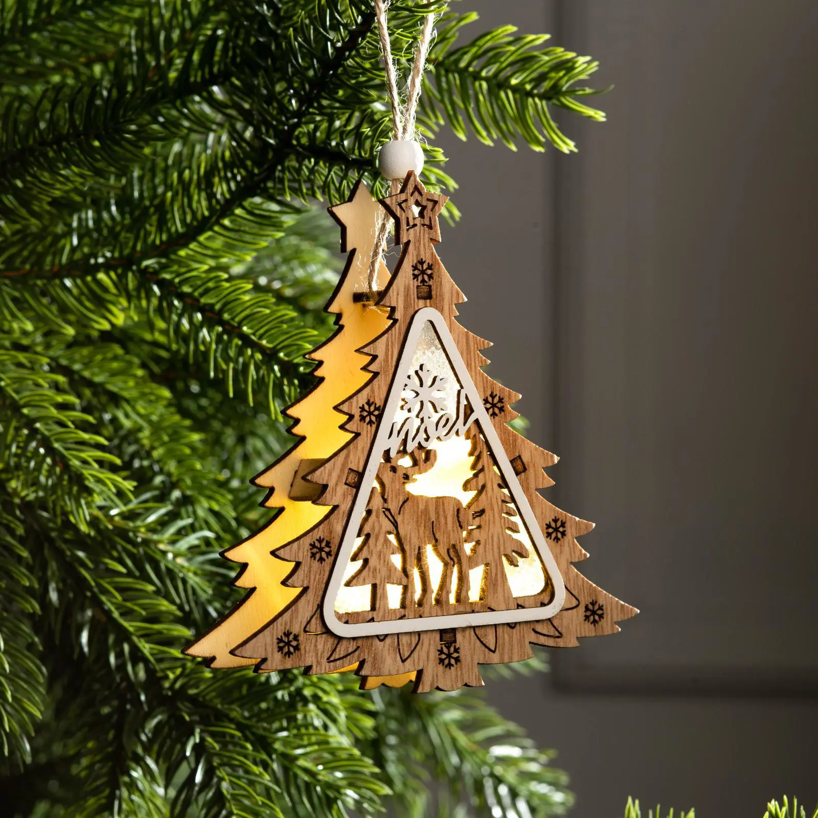 Изображение товара Елочная игрушка Елочка с оленем Luazon lighting 6117367 2 см х 11 см бежевый