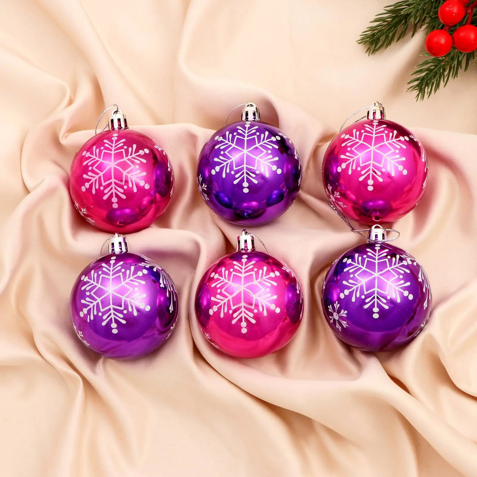 Изображение товара Набор елочных шаров Зимнее волшебство 6536824 Снежная феерия 6 см пластик фиолетовый 6 шт