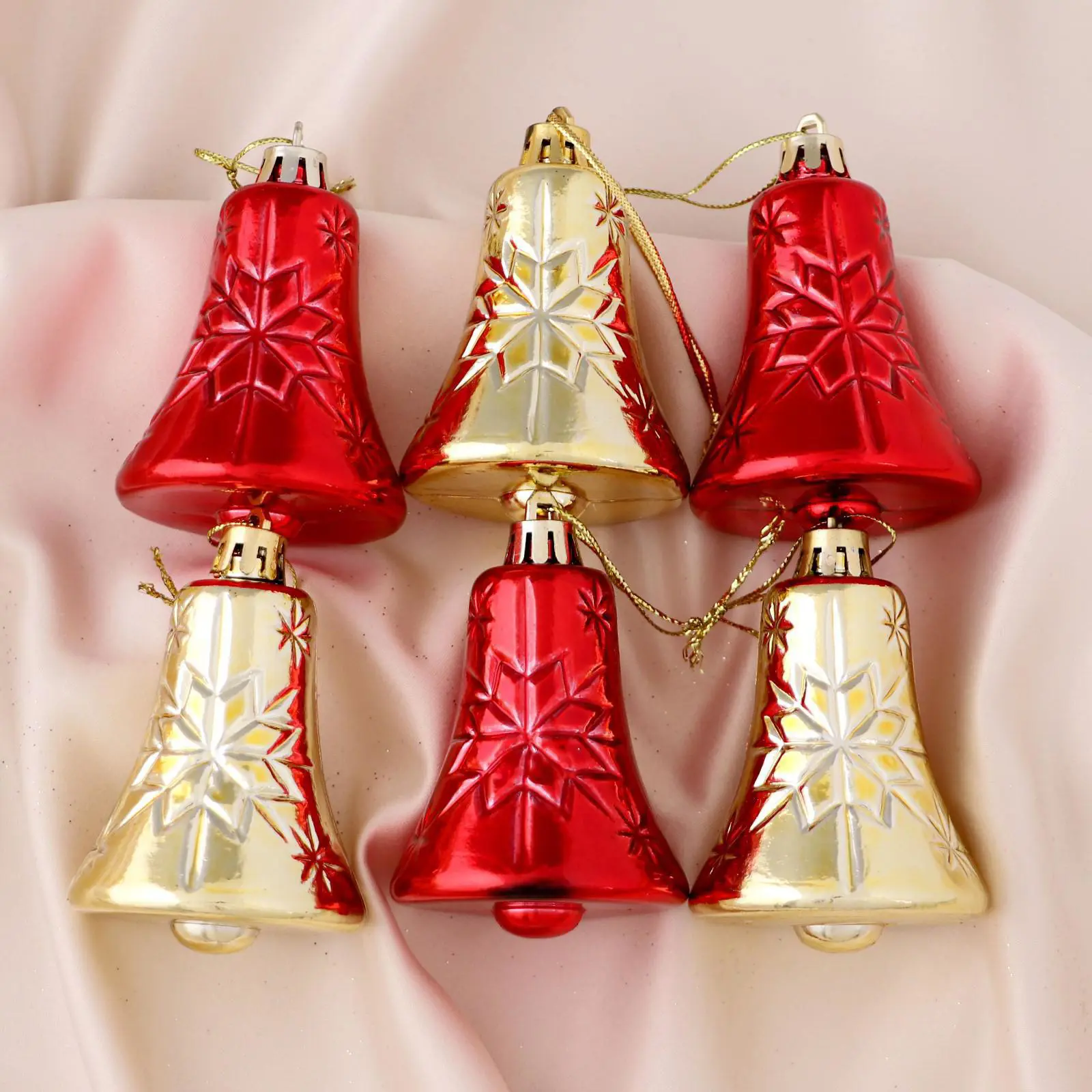 Изображение товара Набор елочных игрушек Колокольчик со звёздами Зимнее волшебство 4941973 6 см х 5 см жёлтый/золотой