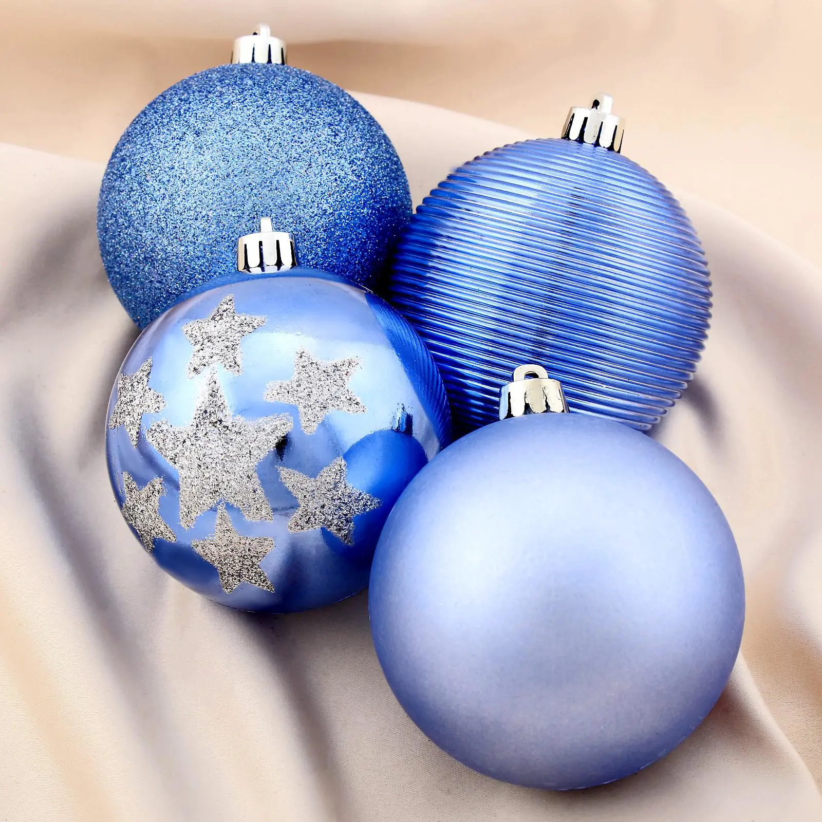 Изображение товара Набор елочных шаров Зимнее волшебство 4196401 Камея со звёздами 8 см пластик синий 4 шт