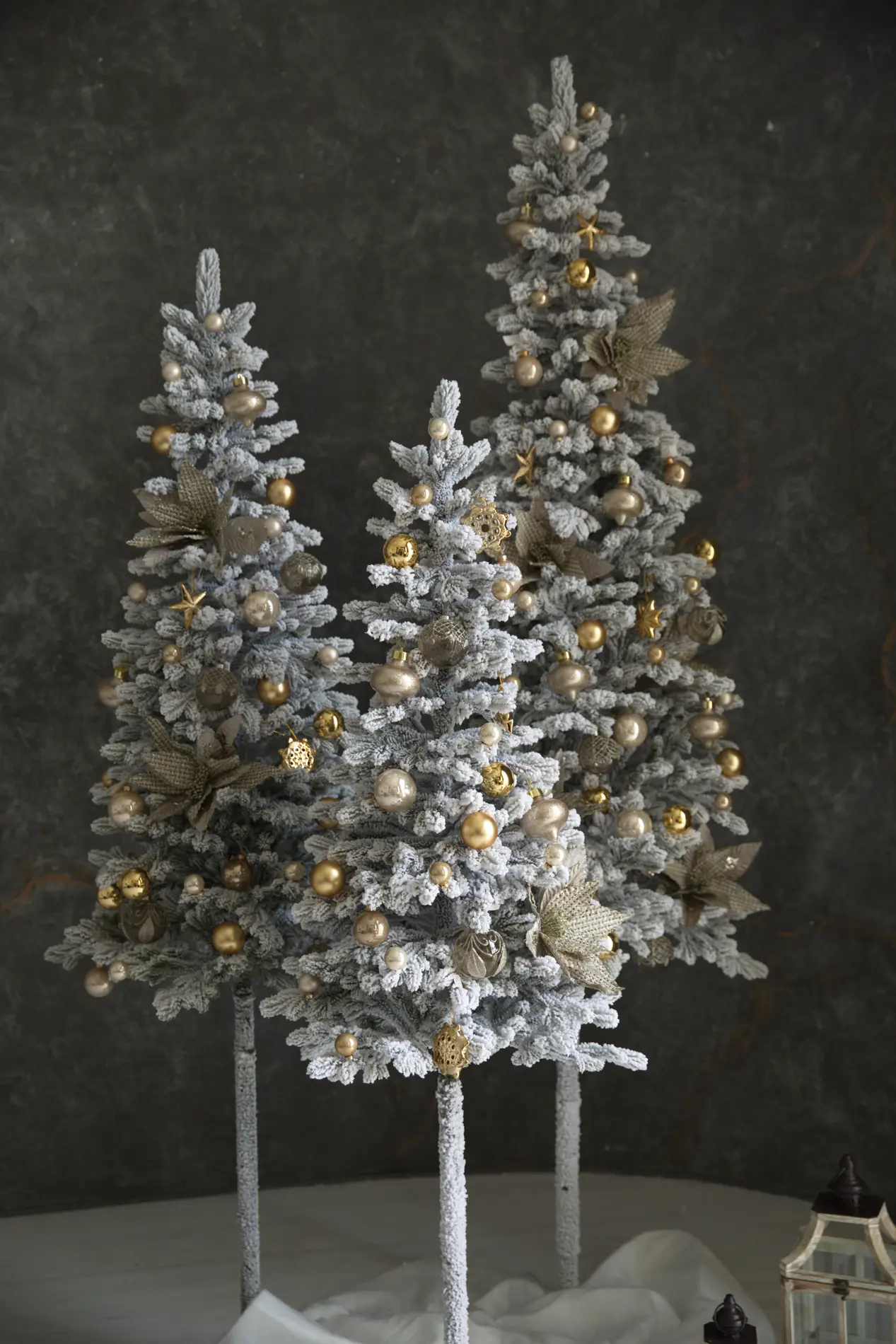 Изображение товара Ель новогодняя искусственная Max Christmas КТШЗ 21 Королева тянь шаня заснеженная 210 см