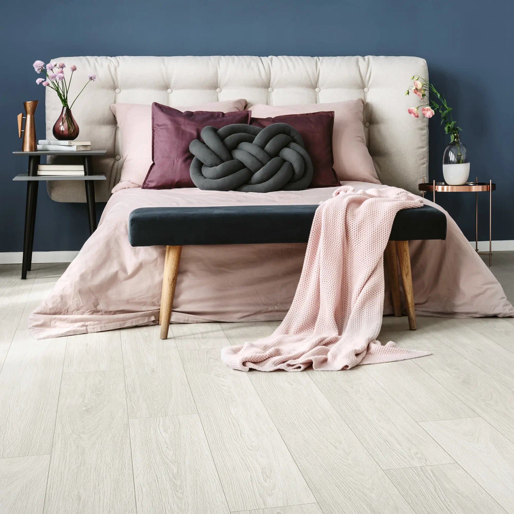 Изображение товара Линолеум Дуб Киото 21 класс 3 м рельефный с рисунком дерева для жилых помещений