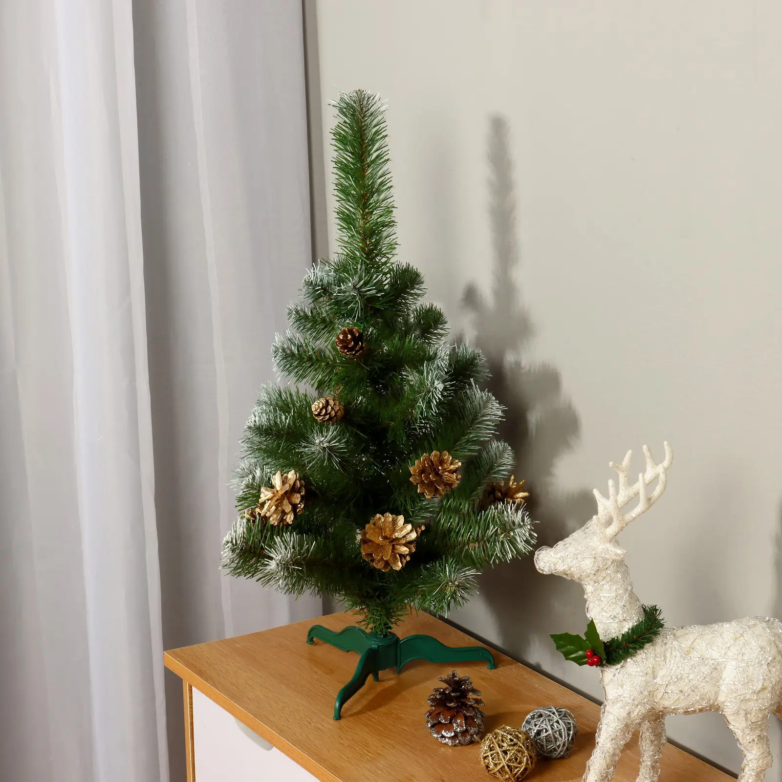 Изображение товара Ель новогодняя искусственная Зимнее волшебство 9295709 Рождественская белоснежная заснеженная 60 см