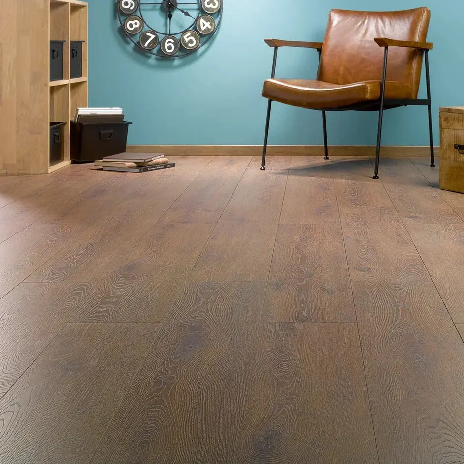 Изображение товара Ламинат Alsafloor Herringbone Z Lock Chestnut Oak Елка Правый 33 класс толщина 12 мм с фаской 1.19 м²