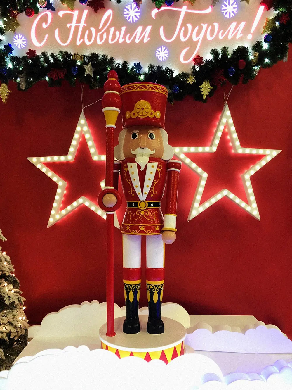 Изображение товара Фигура ФАБРИКА JOY Decor Авторский Щелкунчик, полимер 133см