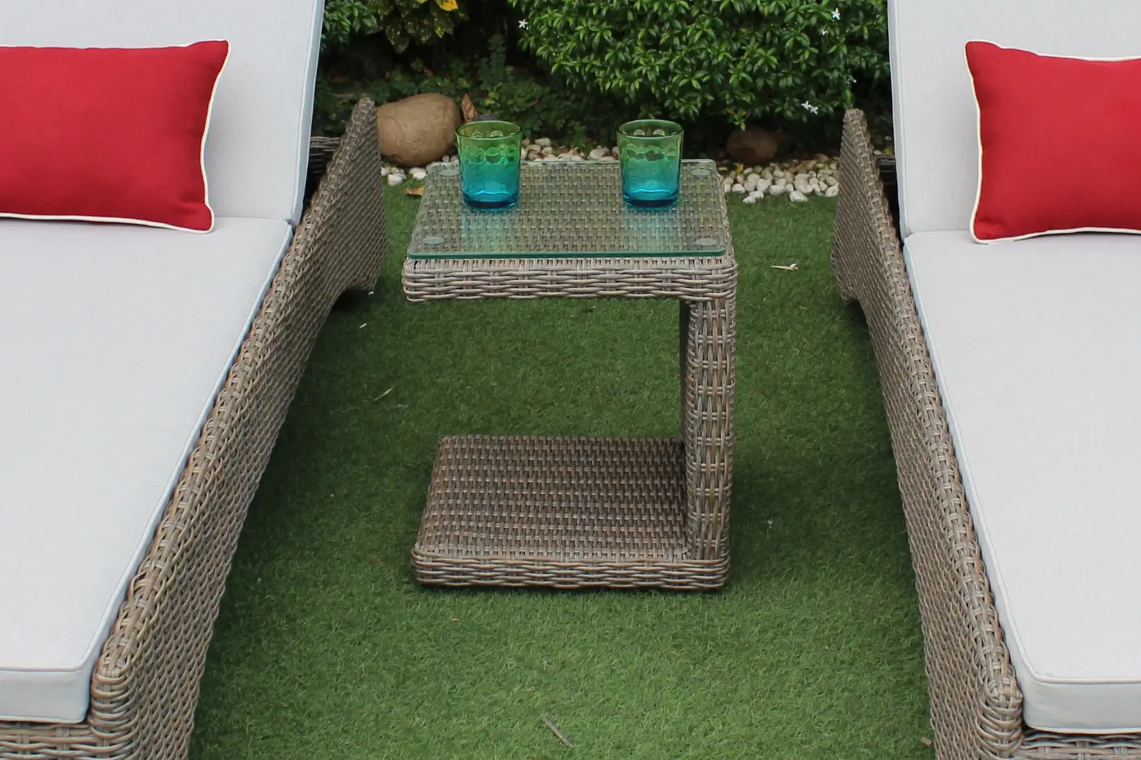 Изображение товара Нераздвижной садовый стол Azzura 3098157 40 см x 40 см x 45 см искусственный ротанг коричневый