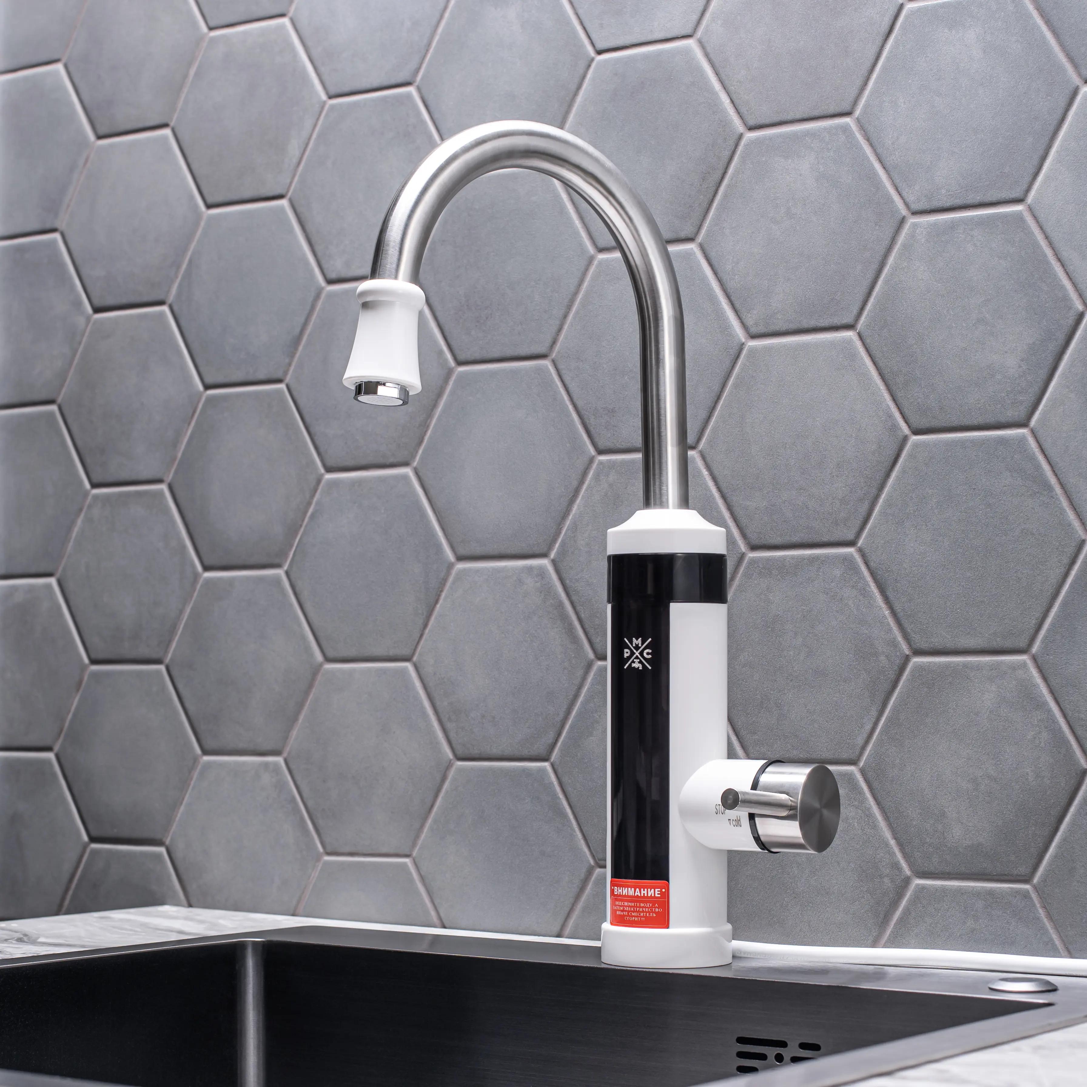 Изображение товара Электрический проточный водонагреватель Ростовская мануфактура ЭЛ04 3 кВт белый