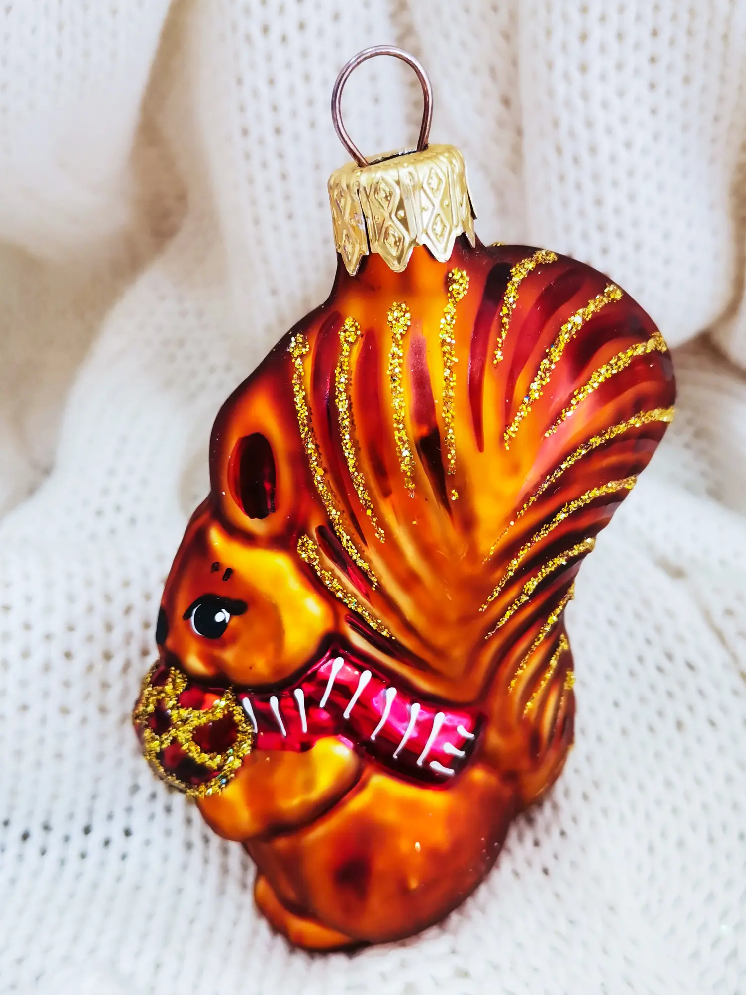 Изображение товара Елочная игрушка Белочка с орешком Коломеев ФУ-630 9 см х 4 см разноцветный