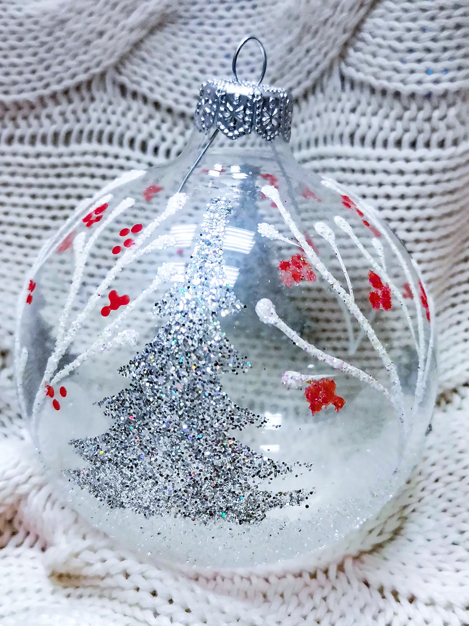 Изображение товара Елочный шар Коломеев КУ-80-224187 Елочка с рябиной 8 см стекло разноцветный