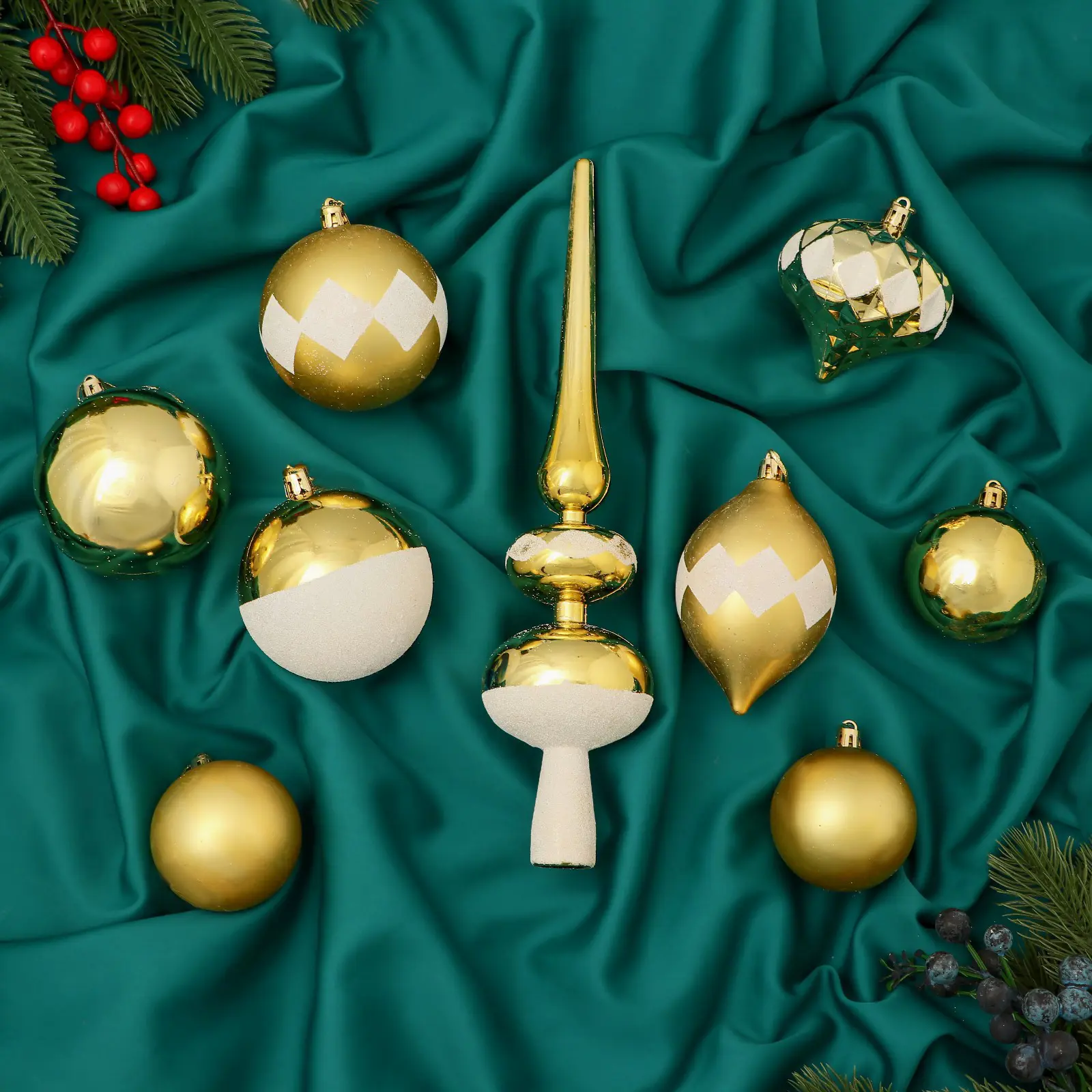 Изображение товара Набор елочных игрушек Льдинки Зимнее волшебство 9510305 жёлтый/золотой 19 шт