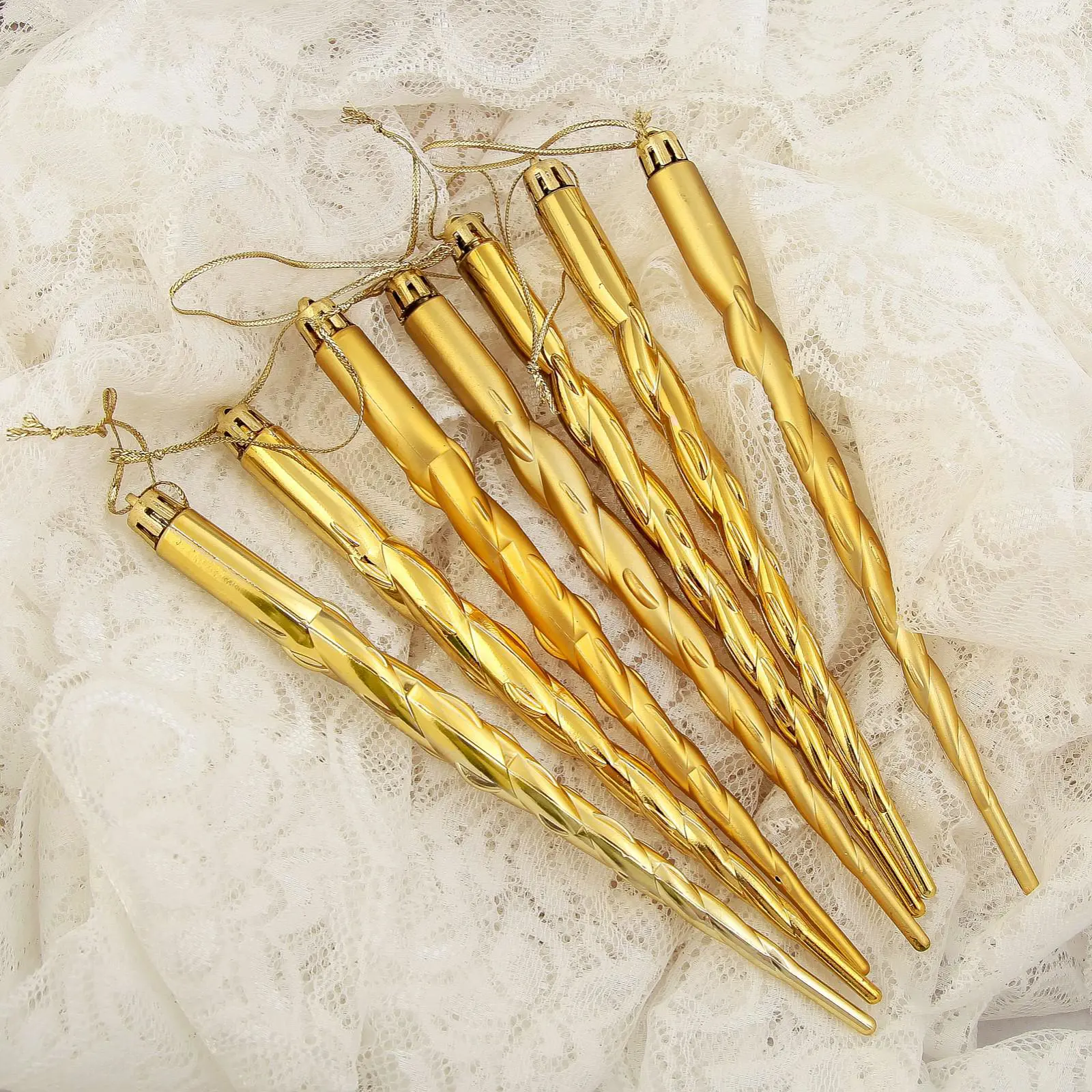 Изображение товара Набор елочных игрушек Сосулька Зимнее волшебство 1305761 19 см жёлтый/золотой 7 шт