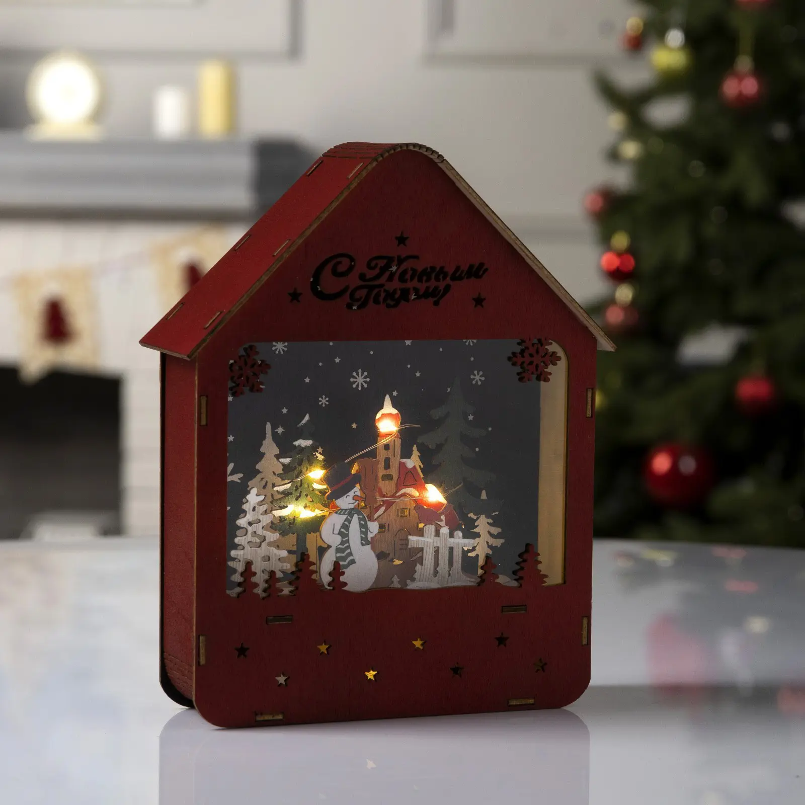 Изображение товара Светящаяся электрическая фигура Снеговик во дворе для дома Luazon lighting h 4.5 см разноцветный