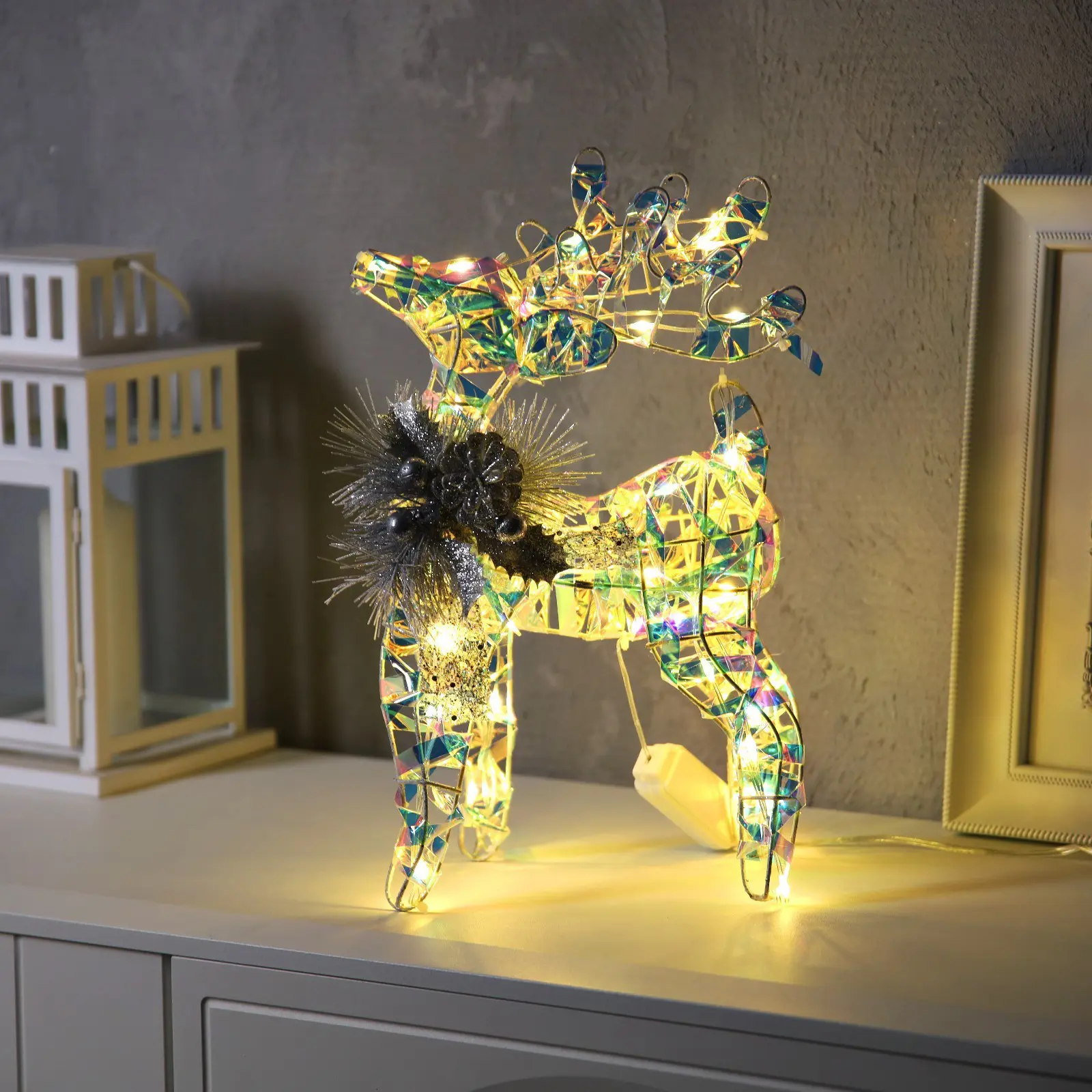 Изображение товара Светящаяся электрическая фигура 9609083 Олень для дома Luazon lighting h 14 см разноцветный