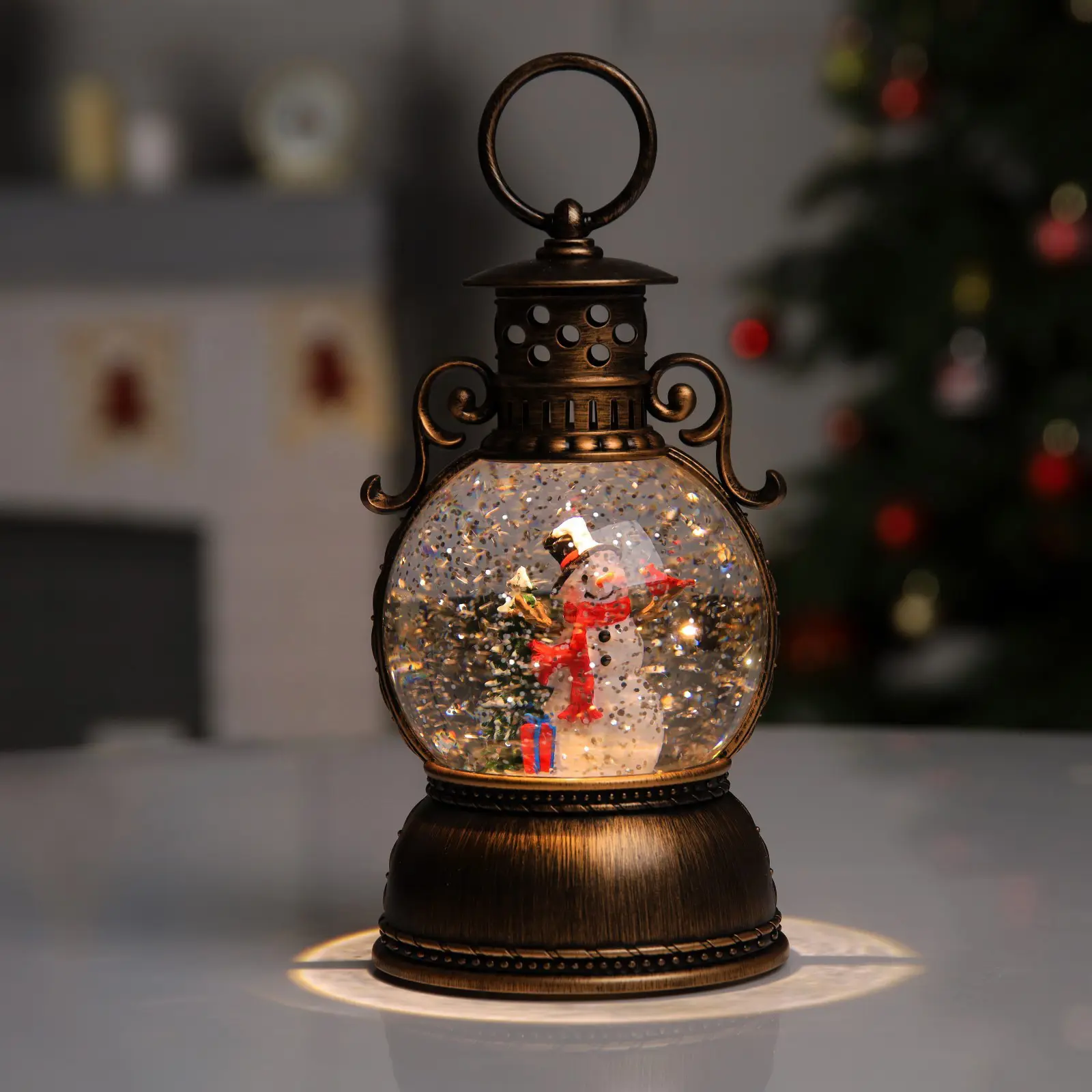 Изображение товара Светящаяся электрическая фигура Фонарь со снеговиком для дома Luazon lighting h 11 см разноцветный