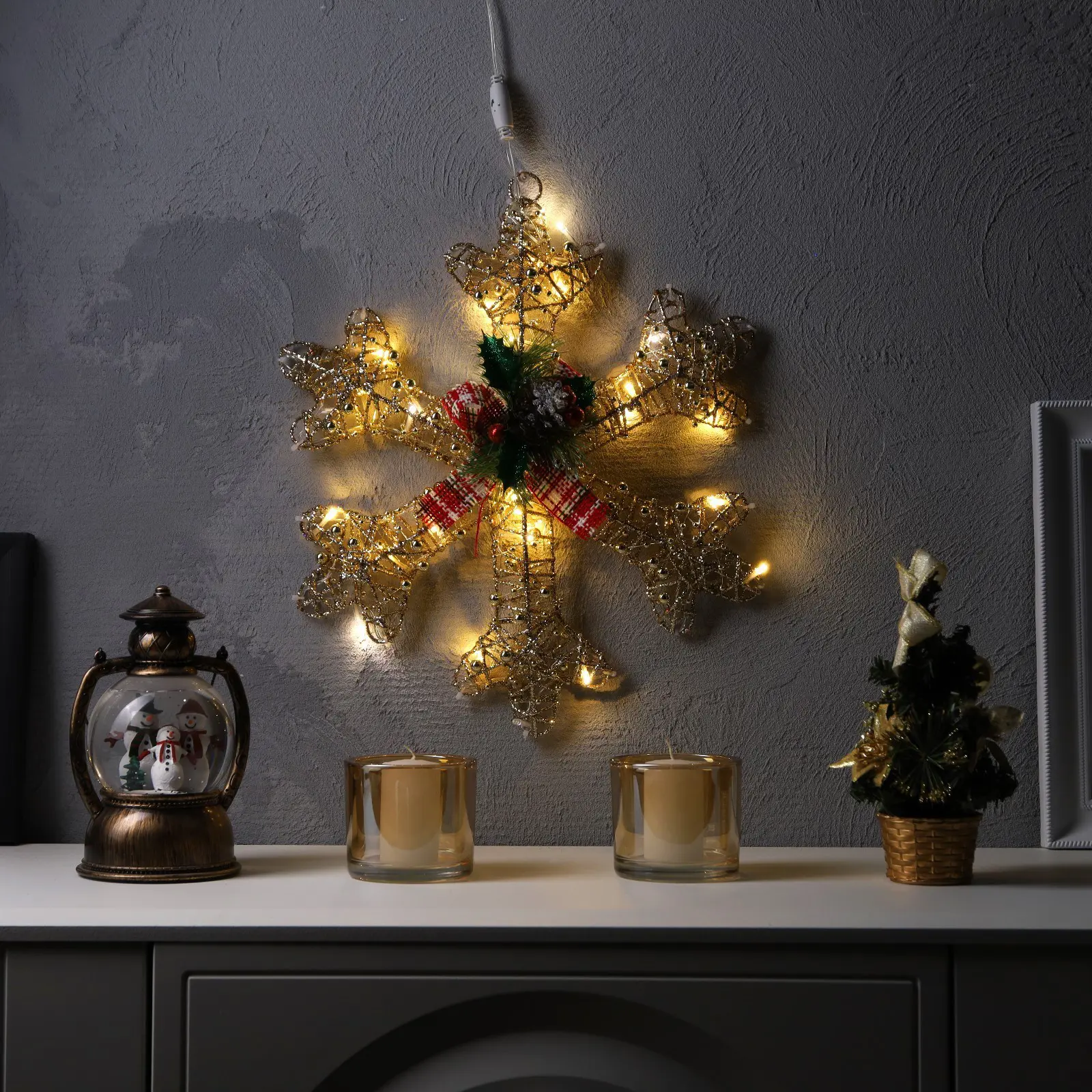 Изображение товара Светящаяся электрическая фигура Снежинка с бусинами для дома Luazon lighting h 40 см разноцветный