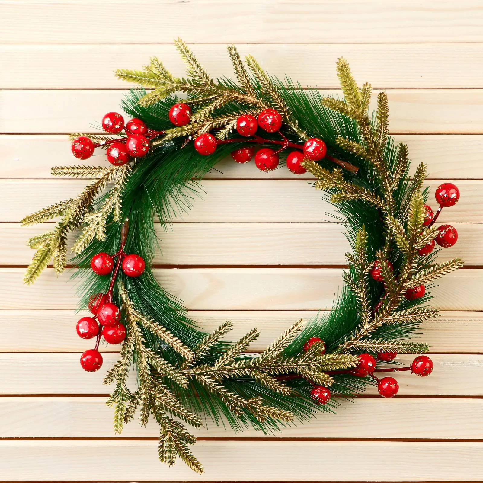 Изображение товара Рождественский венок Зимнее волшебство 9692861 ø 18 см с декором