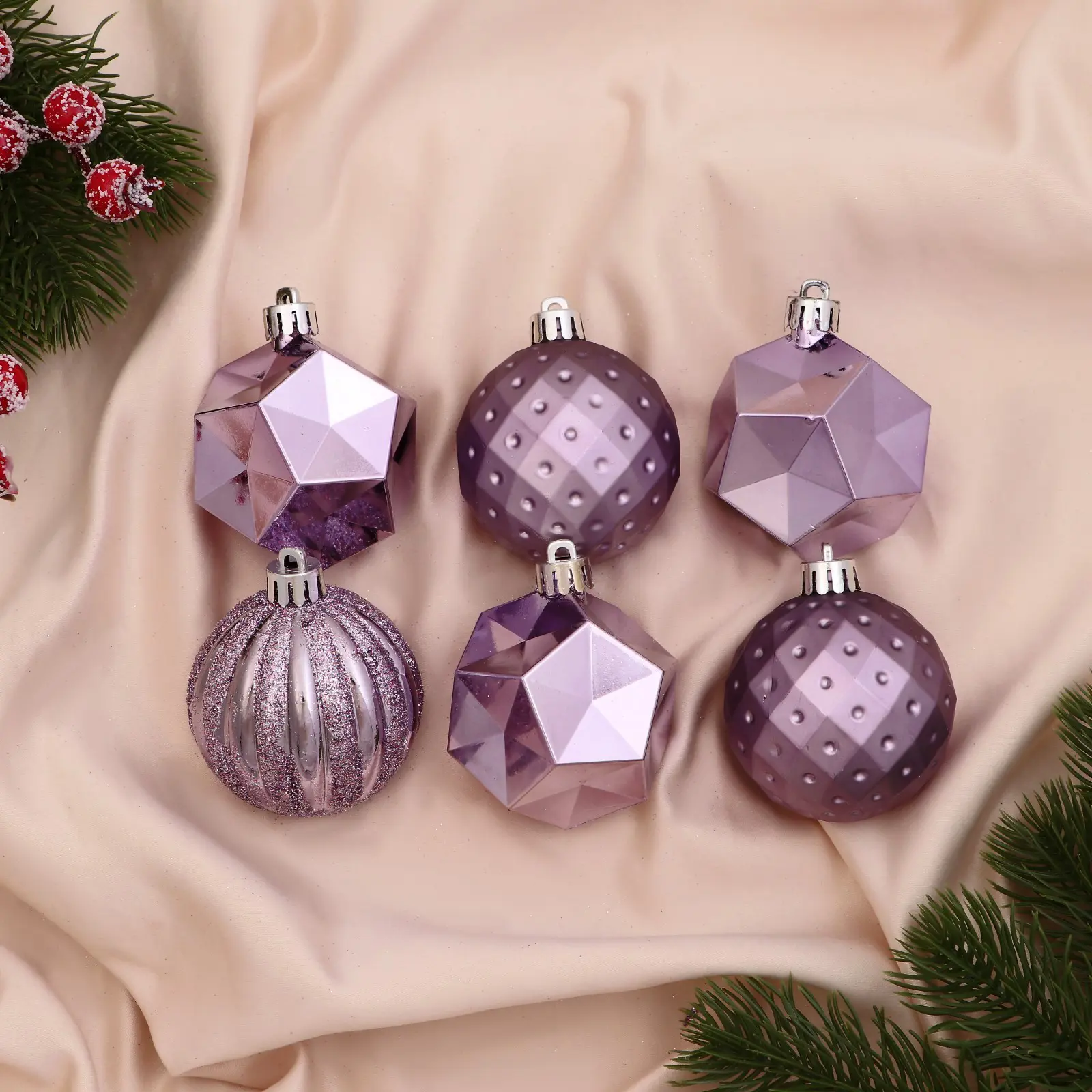Изображение товара Набор елочных шаров Зимнее волшебство 9510601 Изабель 6 см пластик фиолетовый 25 шт