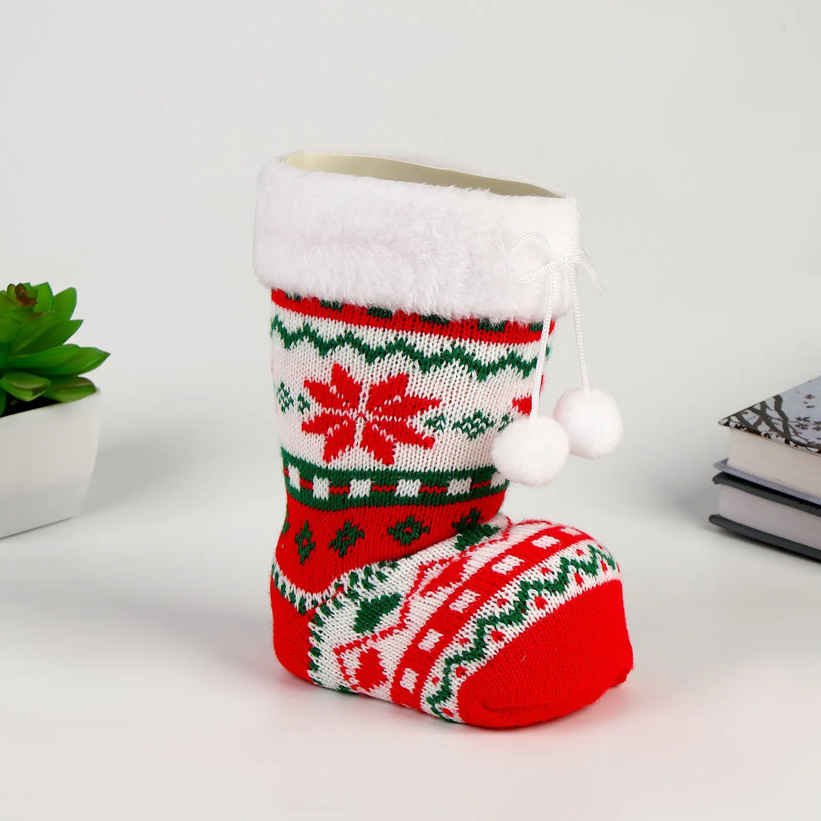 Изображение товара Конфетница Страна Карнавалия Сапожок вязаный с рисунком