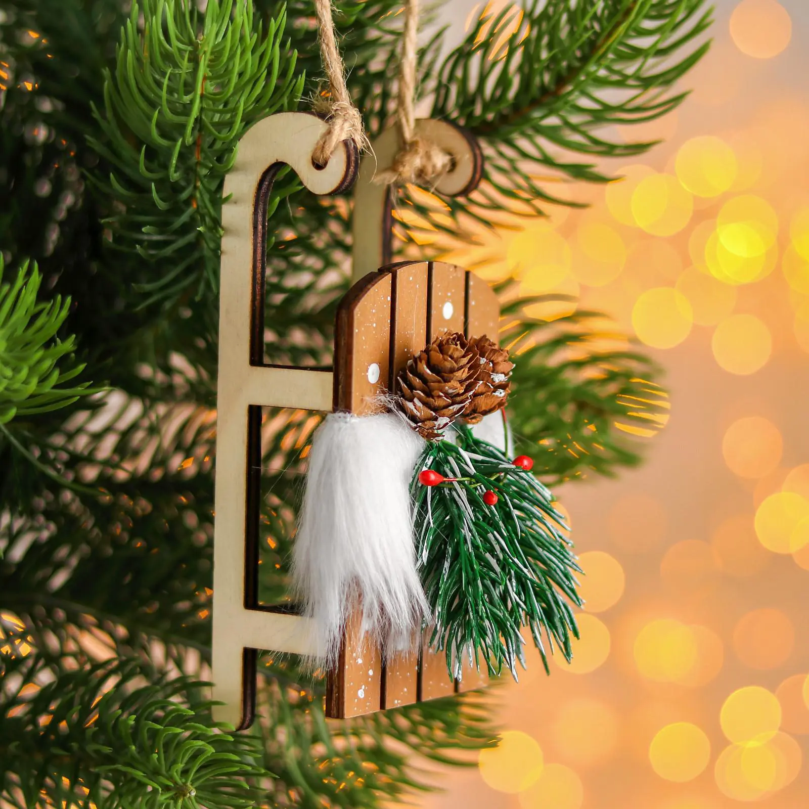 Изображение товара Елочная игрушка Санки с шишками Лесная мастерская 4804216 5.5 см цвет бежевый